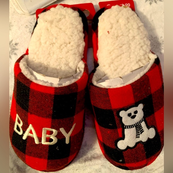 Red Plaid Baby Bear Slippers - Children’s Size M - NEW - Picture 1 of 1
